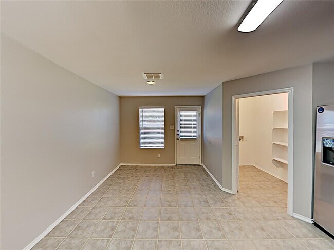 Building Photo - 1128 Maplewood Ln
