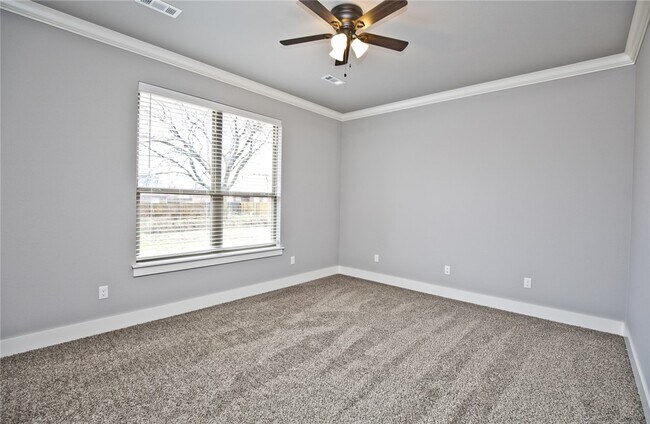 Building Photo - 209 Alder St