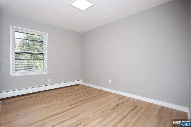 Building Photo - 415 Goffle Rd