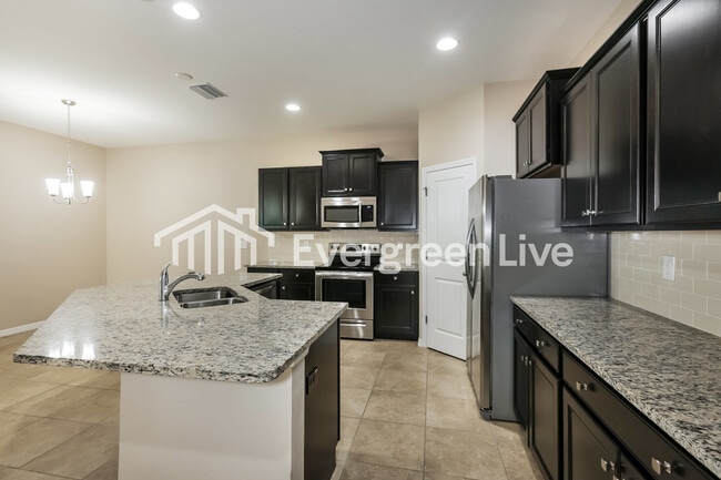 Building Photo - 32869 Woodthrush Way