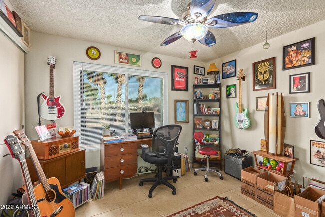 Building Photo - 12728 N 40th Pl