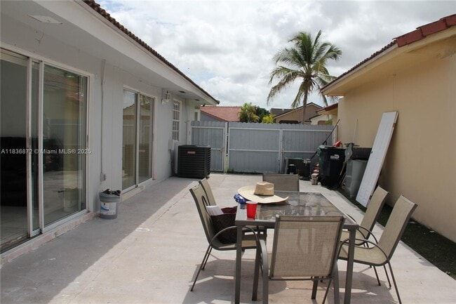 Building Photo - 5402 SW 144th Ct