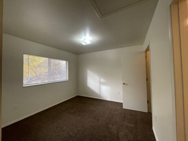 Building Photo - 10811 W Ustick Rd