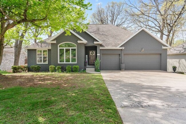Primary Photo - Executive rental in SW Springfield