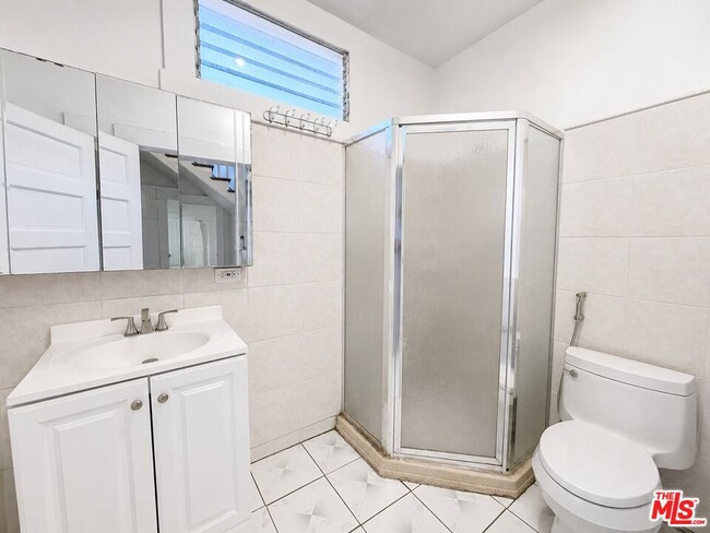 Building Photo - 1186 W 37th Dr