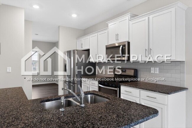 Building Photo - 923 Elliot Rd