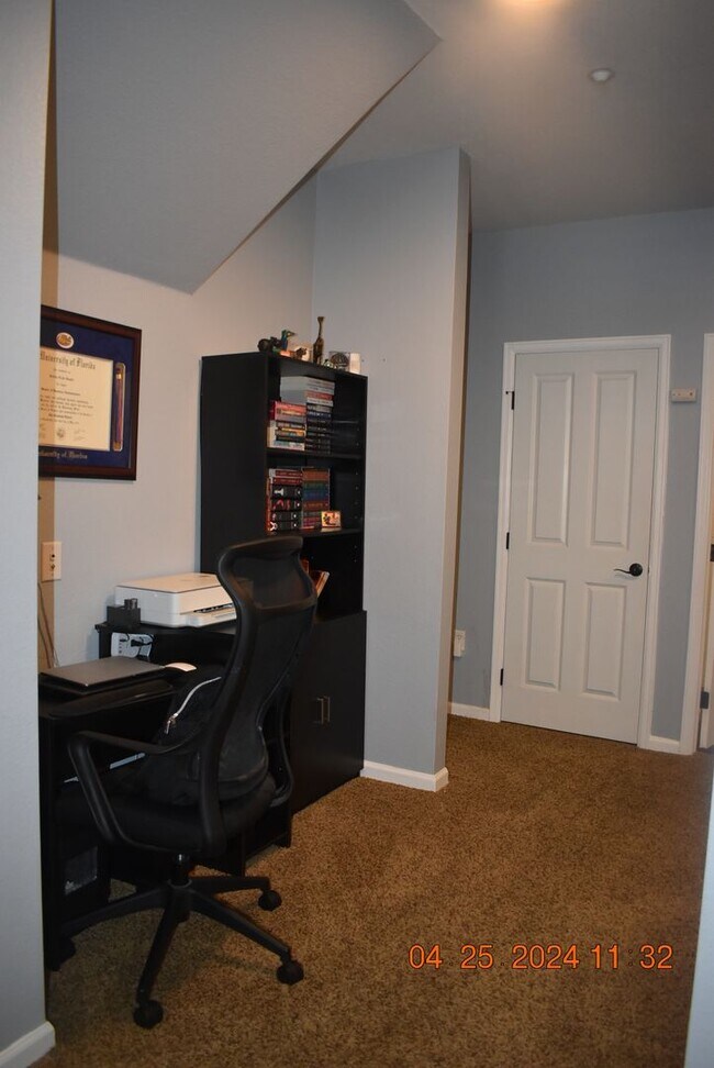 Building Photo - 2 bed / 2 bath Condo  - Deer Creek Condos Southwest Littleton