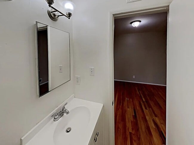 Building Photo - 15440 Romar St
