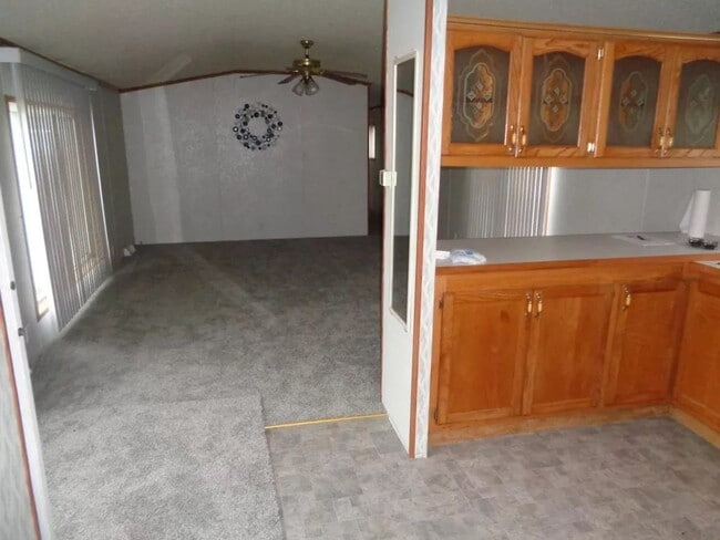 Building Photo - Nice, large, mobile home on outskirts of T...