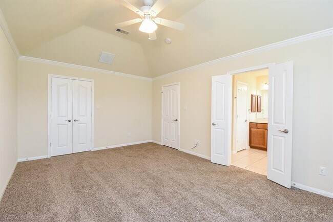 Building Photo - 231 S Lantana Cir