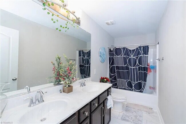 Building Photo - Lease to Own