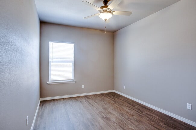 Building Photo - Like-New Construction 3/2/2 in Shallowater!