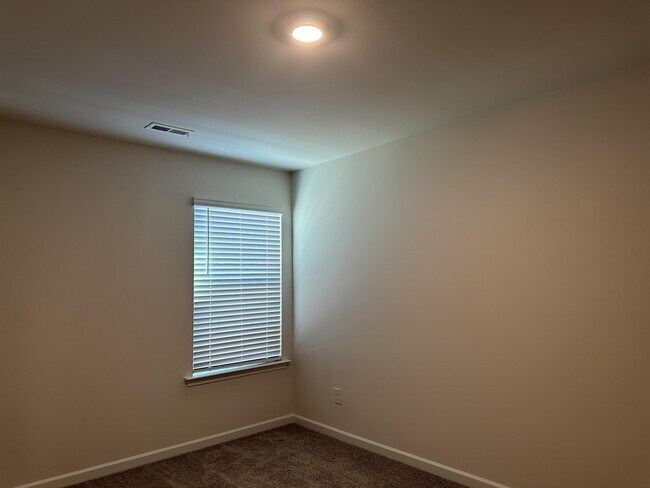 Building Photo - 6017 Northway forest Dr