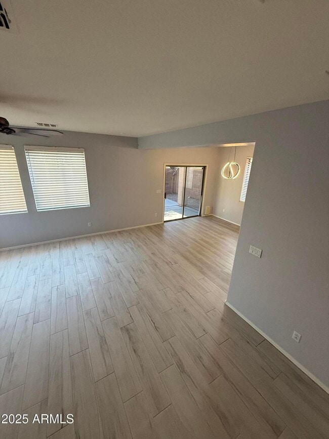 Building Photo - 848 S Colonial Dr