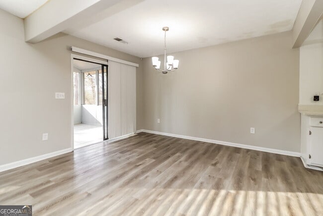 Building Photo - 4795 Jamerson Forest Cir