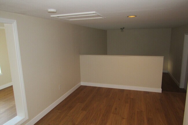 Building Photo - Gorgeous Custom Pleasanton Home in Great Location