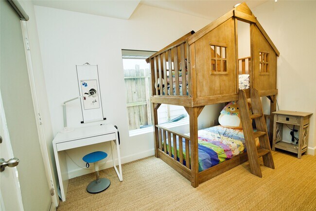 Building Photo - 1820 Southmore Blvd