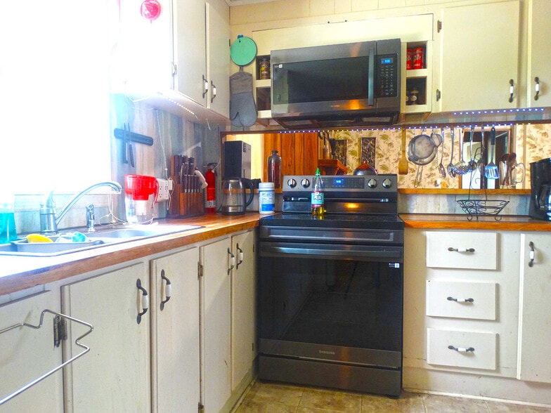 Samsung appliances - 118 W Rogers St