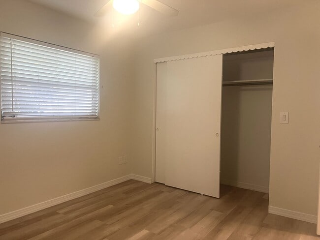 Building Photo - 2BR+Bonus Room/2 bathroom SFH on Venice Is...