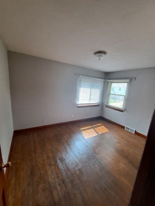 Building Photo - 2025 21st St