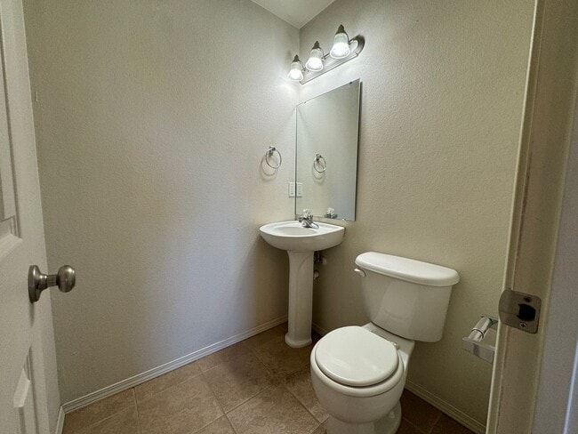 Building Photo - Spacious 3-Bedroom Duplex Located within C...