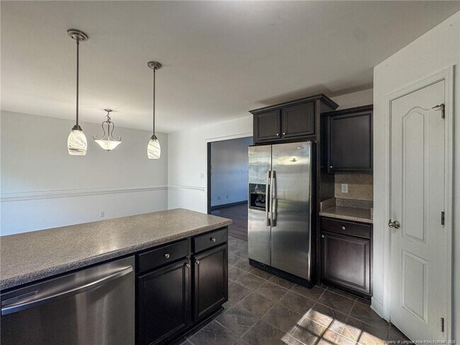 Building Photo - 142 Crestwood Ln