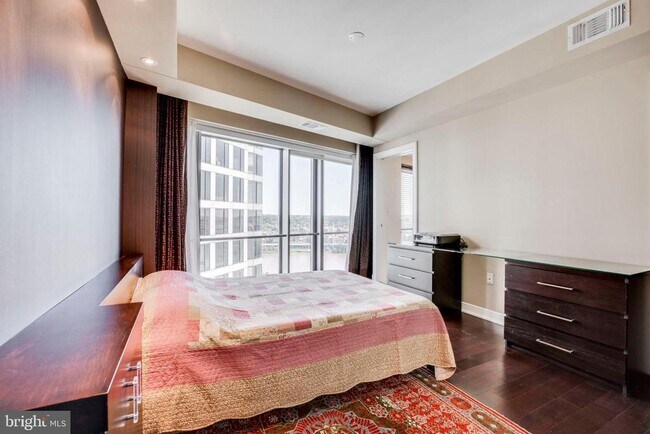 Building Photo - 1111 19th St N