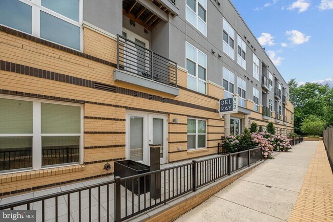 Building Photo - 1800 Mt Vernon Ave