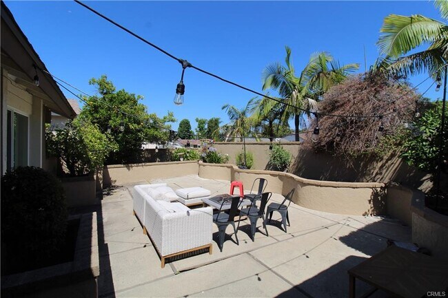 Building Photo - 23876 Via Astorga