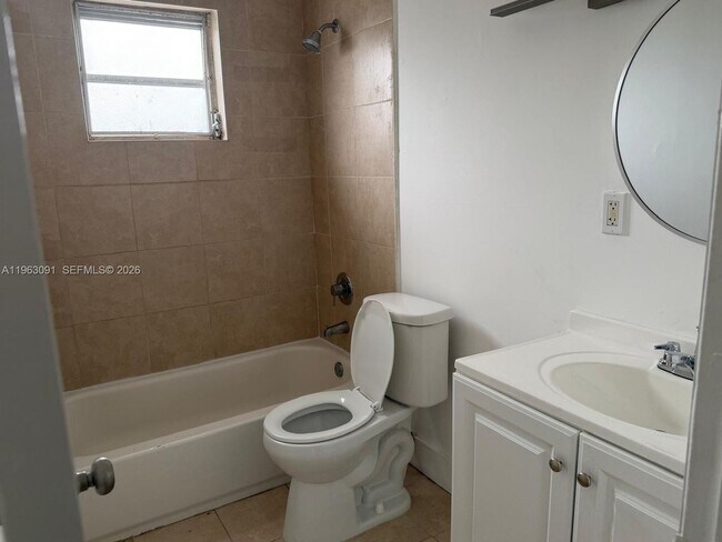 Building Photo - 4617 NW 2nd Terrace