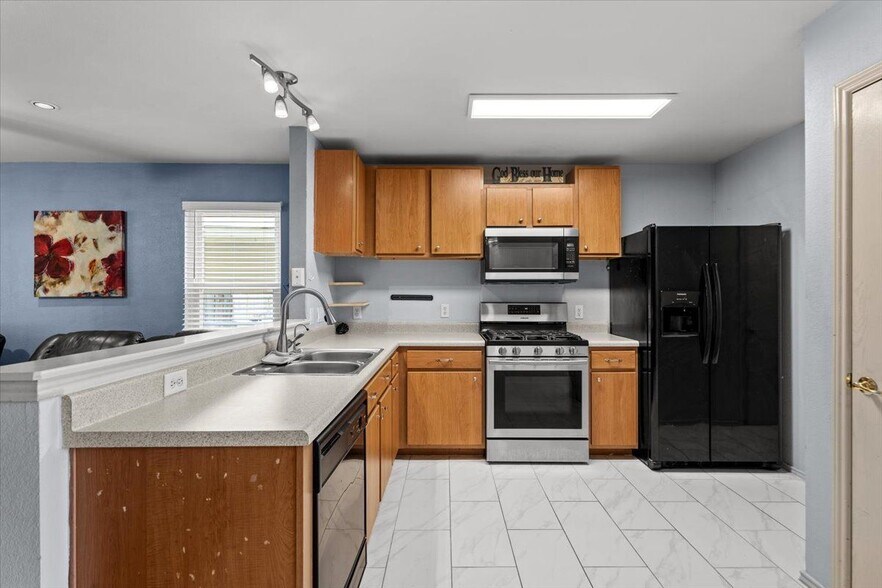 Building Photo - 12421 Briarcreek Loop