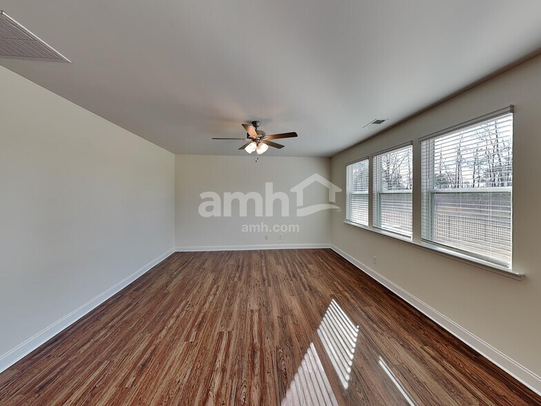 Building Photo - 137 Hazel Pk Dr