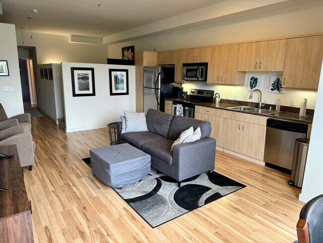 Building Photo - 889 Date St