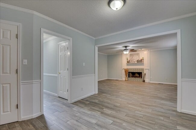 Building Photo - 787 Springbrook Cir