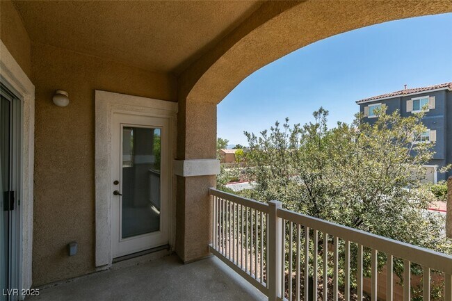 Building Photo - 5855 Valley Dr
