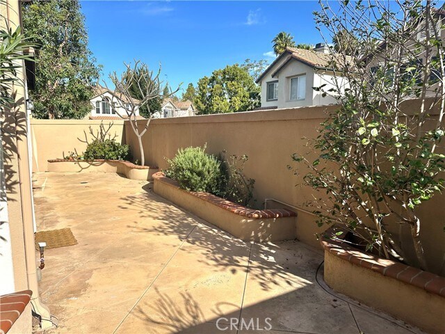 Building Photo - 23 Pso Acebo