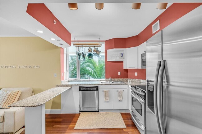 Building Photo - 1532 Drexel Ave