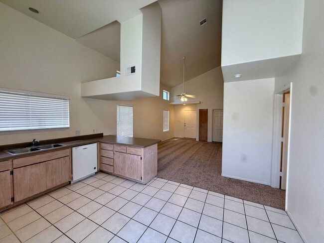 Building Photo - 2 Story Townhouse - Rancho Del Oro