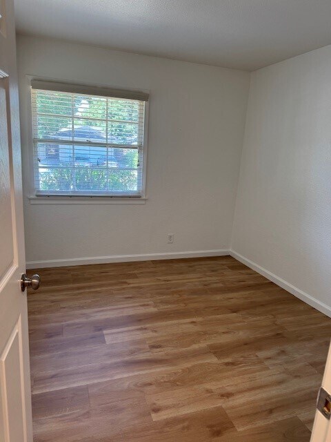 Building Photo - 2129 Ellison Dr