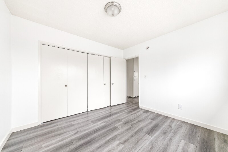 Building Photo - 410 W Regent St