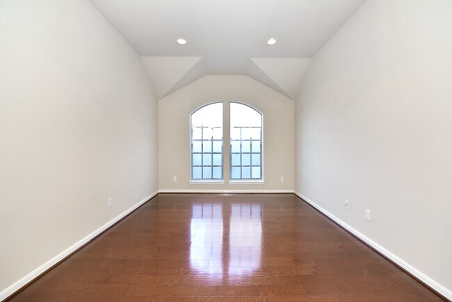 Building Photo - 26202 Basil View Ln