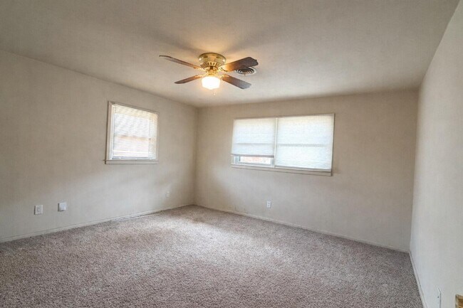 Building Photo - 3414 57th St