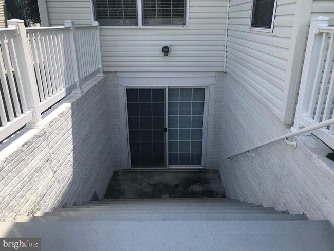 Building Photo - 9 St Claires Ct
