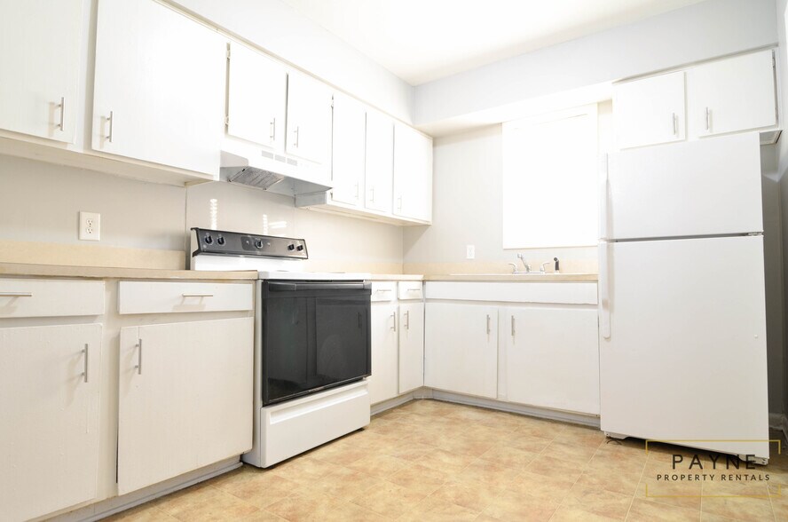 Building Photo - 4201 Rosemont Dr #1