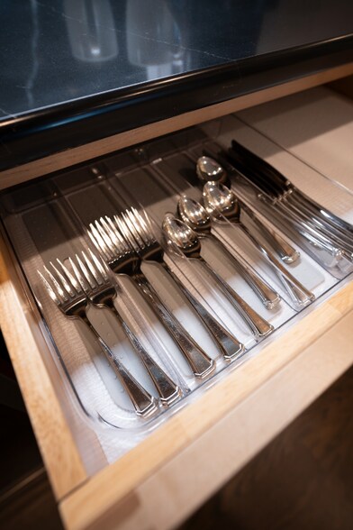 Building Photo - 2030 W Trade St