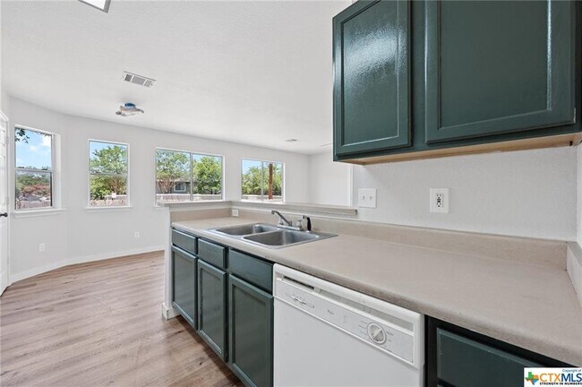 Building Photo - 107 Cedargrove