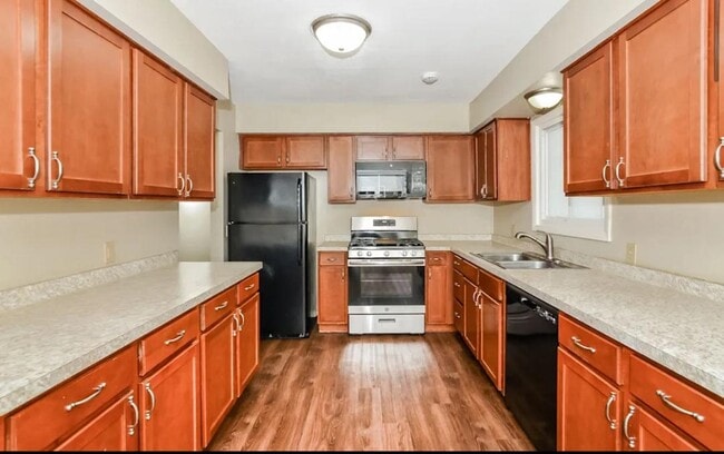 Building Photo - 1213 42nd Ave NE