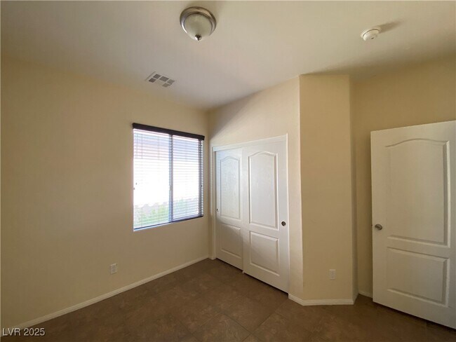 Building Photo - 11294 Star Lily St
