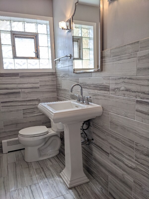 Building Photo - 16W631 56th St