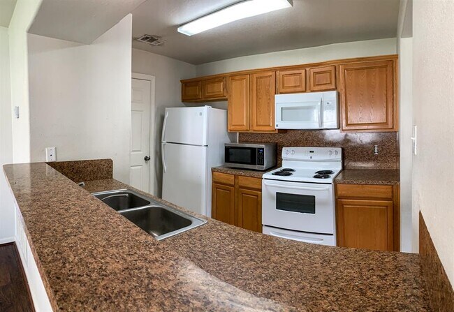 Building Photo - 605 Wades Way